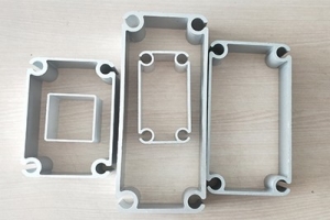 拉伸矯直對鋁型材尺寸、表面及力學(xué)性能的影響